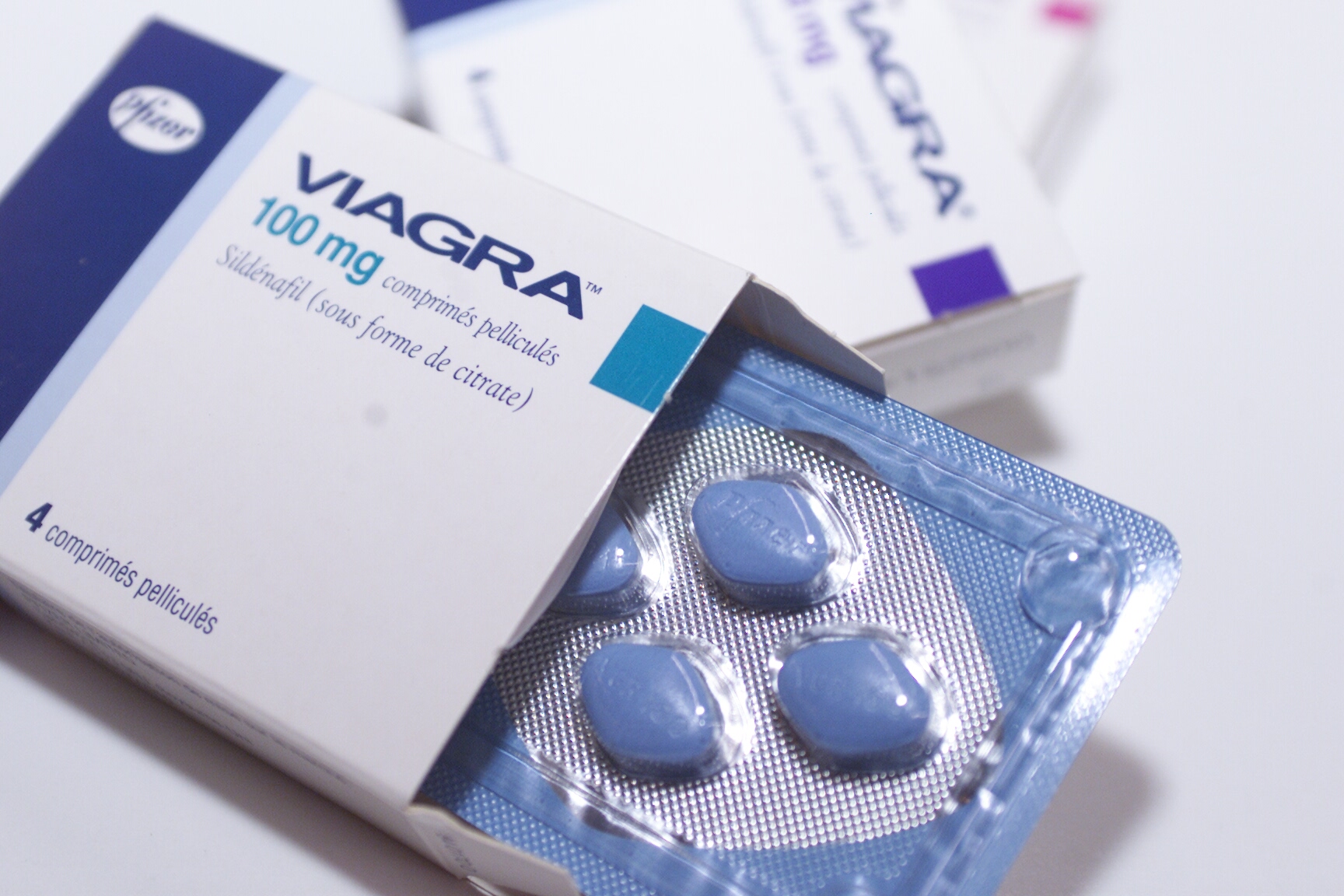 Viagra selfhood : pharmaceutical advertising and the visual formation ...