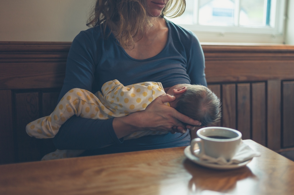 Mom Slipping Sex Brist Milk - Public breastfeeding: When the sexy boob becomes baby food