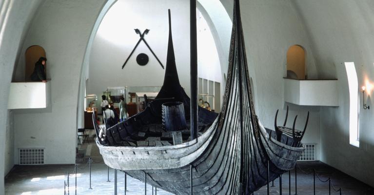 Osebergskipet i Vikingskipmuseet på Bygdøy i Oslo