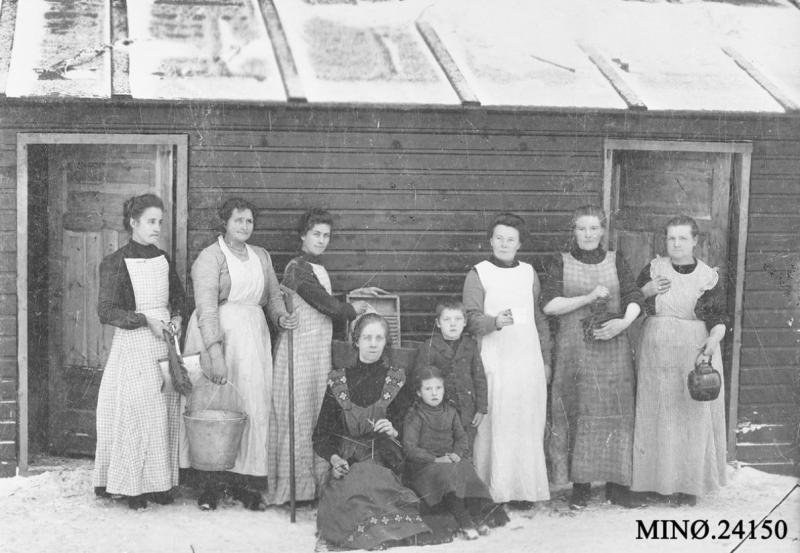 Kvinnelige kokker på Røstvangen gruveverk