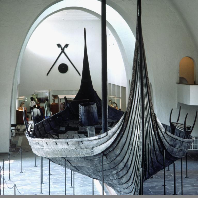 Osebergskipet i Vikingskipmuseet på Bygdøy i Oslo