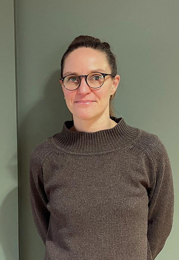 Jannike Gottschalk Ballo, er statsviter og forsker ved Nordisk institutt for studier av innovasjon, forskning og utdanning (NIFU)